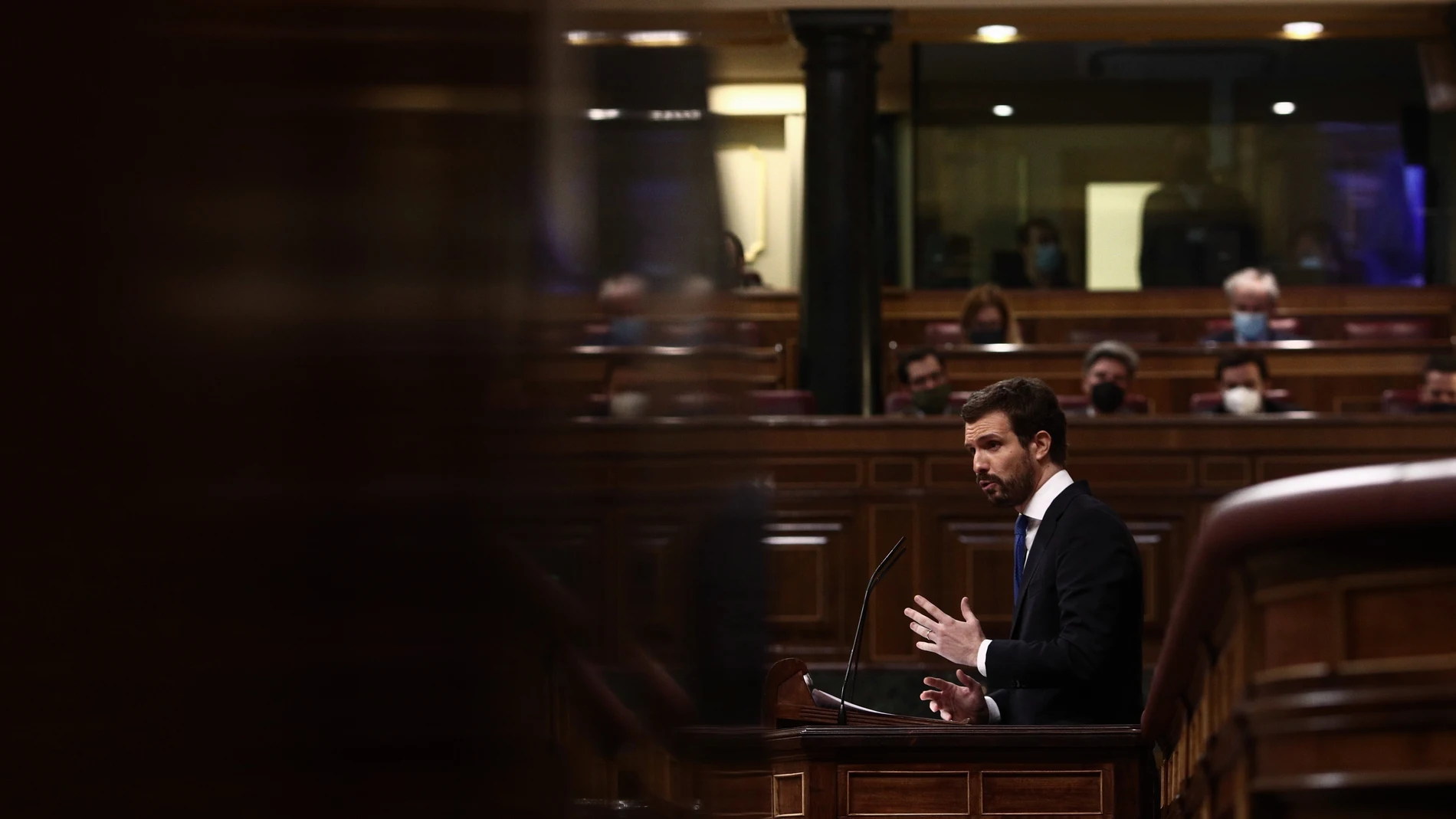 El líder del PP, Pablo Casado, interviene en una sesión de Control al Gobierno en el Congreso de los Diputados, en Madrid