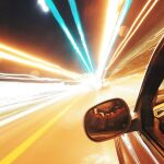 El efecto túnel consiste en la reducción del campo de visión por el aumento dela velocidad de circulación.