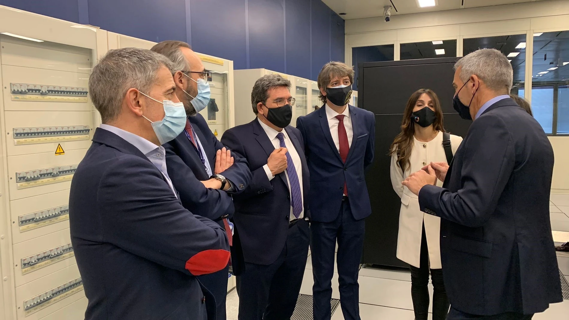 Visita del ministro de Seguridad Social y del alcalde de Soria al Centro de Procesamiento de Datos que se ubicará en Soria