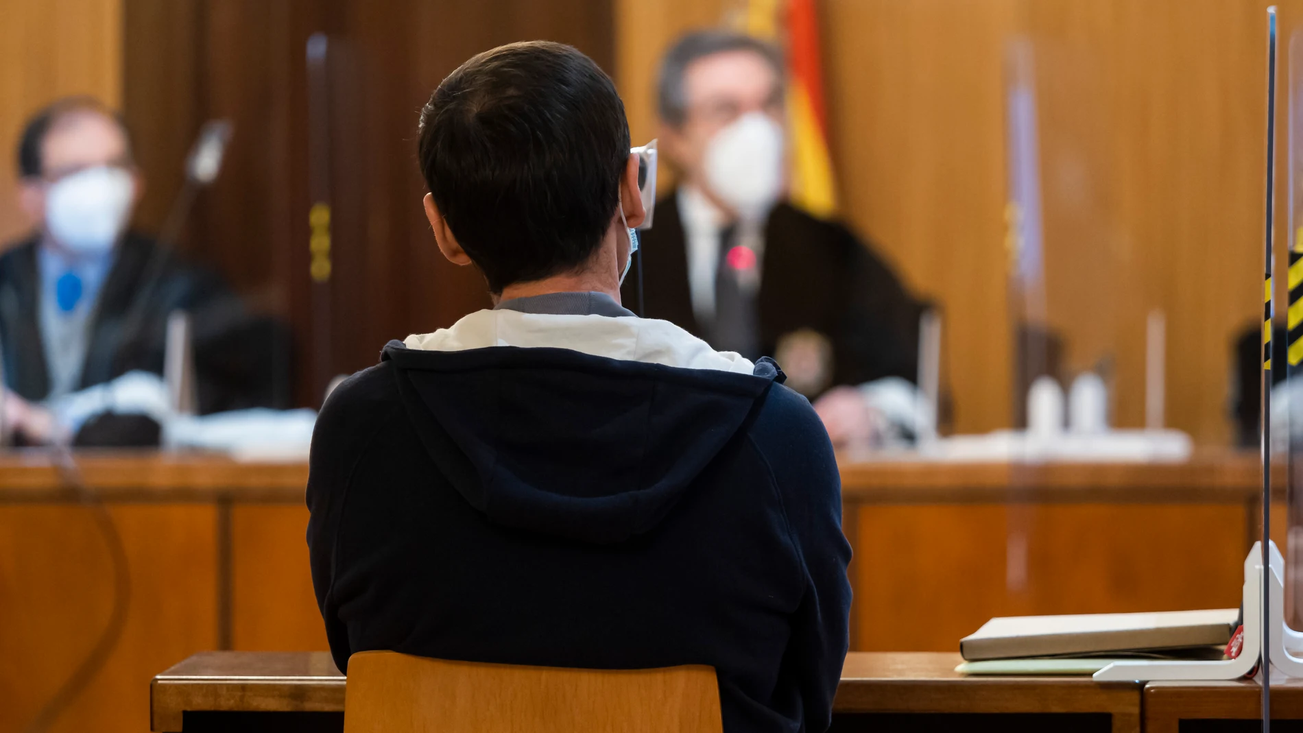 El expresidente de Asaja Valladolid, Lino Rodríguez, sentado en el banquillo de los acusado de la Audiencia Provincial durante el juicio de la "Operación Cebada"