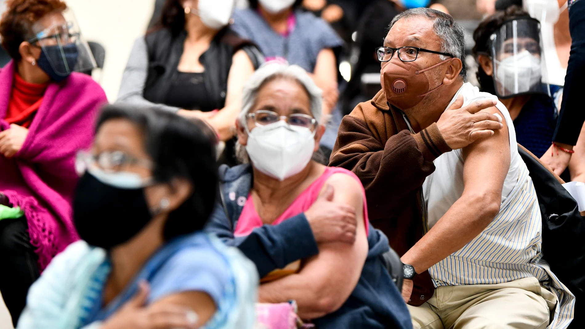Ciudadanos vacunados con el inmunizador de Sinovac en Ecatepec, México.XIN YUEWEI / XINHUA NEWS / CONTACTOPHOTO25/02/2021 ONLY FOR USE IN SPAIN