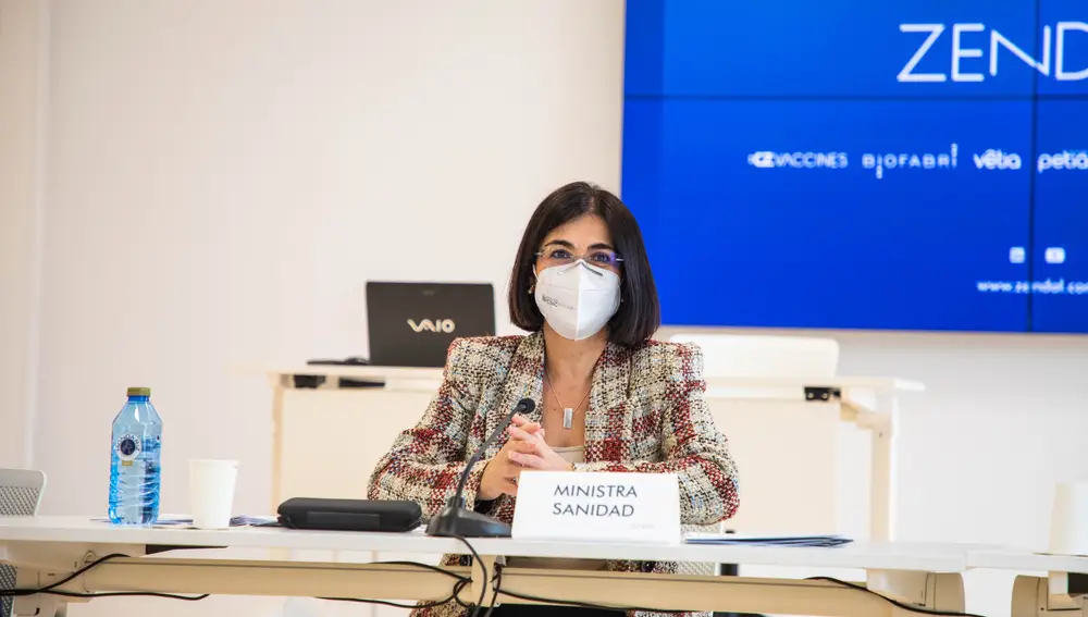 La ministra de Sanidad, Carolina Darias, comparece ante los medios durante una visita a la planta de Biofabri, del grupo Zendal, en O Porriño (Pontevedra), donde se fabrican las vacunas contra el COVID de Novavax, y se trabaja en otras dos con el CSIC.BEA CISCAR-EUROPA PRESS25/02/2021