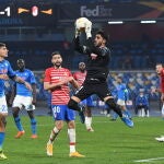 Rui Silva ataja un balón en el Diego Armando Maradona