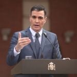 El presidente del gobierno, Pedro Sánchez, ofrece una rueda de prensa en Moncloa