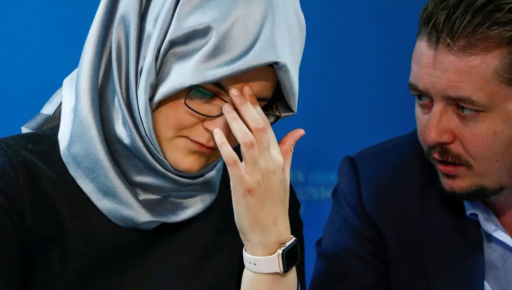 FILE PHOTO: Hatice Cengiz, the fiancee of murdered journalist Jamal Khashoggi, attends a news conference in Brussels, Belgium December 3, 2019. REUTERS/Francois Lenoir/File Photo