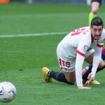 Sergio Escudero con el Sevilla.