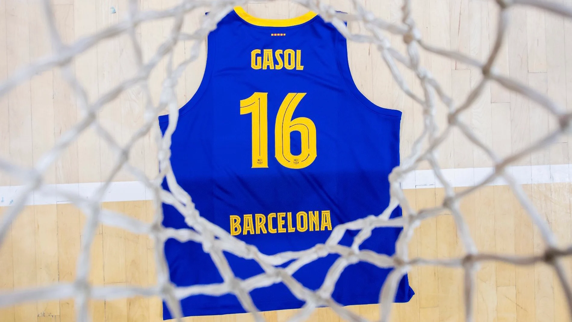 La camiseta de Pau Gasol con el Barcelona, en una imagen subida por el pívot a sus redes sociales