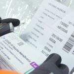 Transporte de la vacuna de AstraZeneca, que se está empleando en España