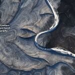 Vista del misterioso patrón de rayas en colinas en el norte de Siberia