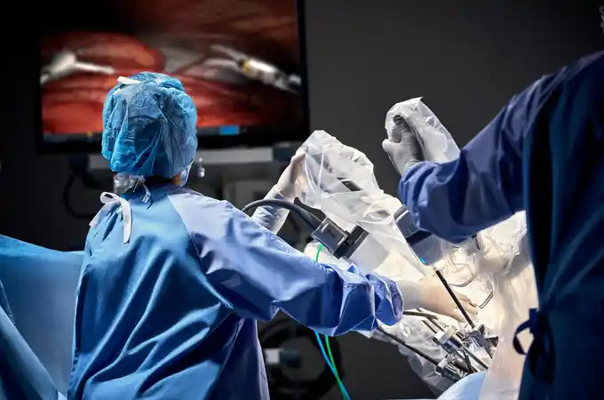 El sistema robótico Da Vinci reduce las listas de espera en cirugía