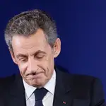 El ex presidente francés acude a la televisión pública para defender su inocencia