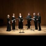 El coro del Auditorio Nacional que interpreta "Les Arts Florissants" está formado, entre otros, por los sopranos Ellen Giacone, Maud Gnidzaz y Juliette Perret