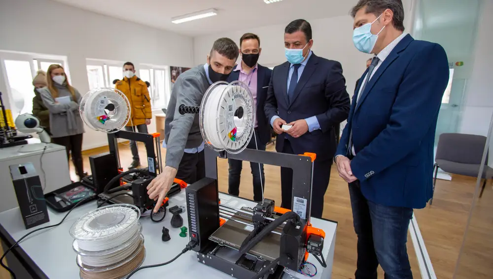 El presidente de la Diputación, Carlos García, inaugura el Laboratorio Tecnológico de Economía Circular de la institución provincial, dentro del proyecto europeo Circular Labs.Ávila, 2-03-2021Foto: Ricardo Muñoz