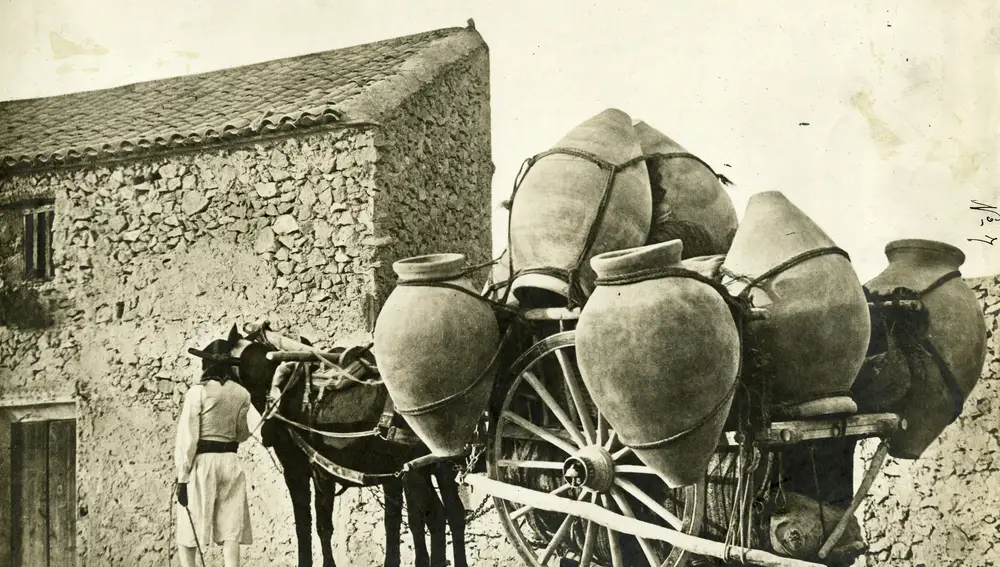Un carro cargado con varias tinajas en Murcia (siglo XIX)
