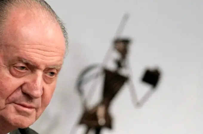 Don Juan Carlos confirma a su biógrafa francesa que la relación con su hijo, Felipe VI, está rota