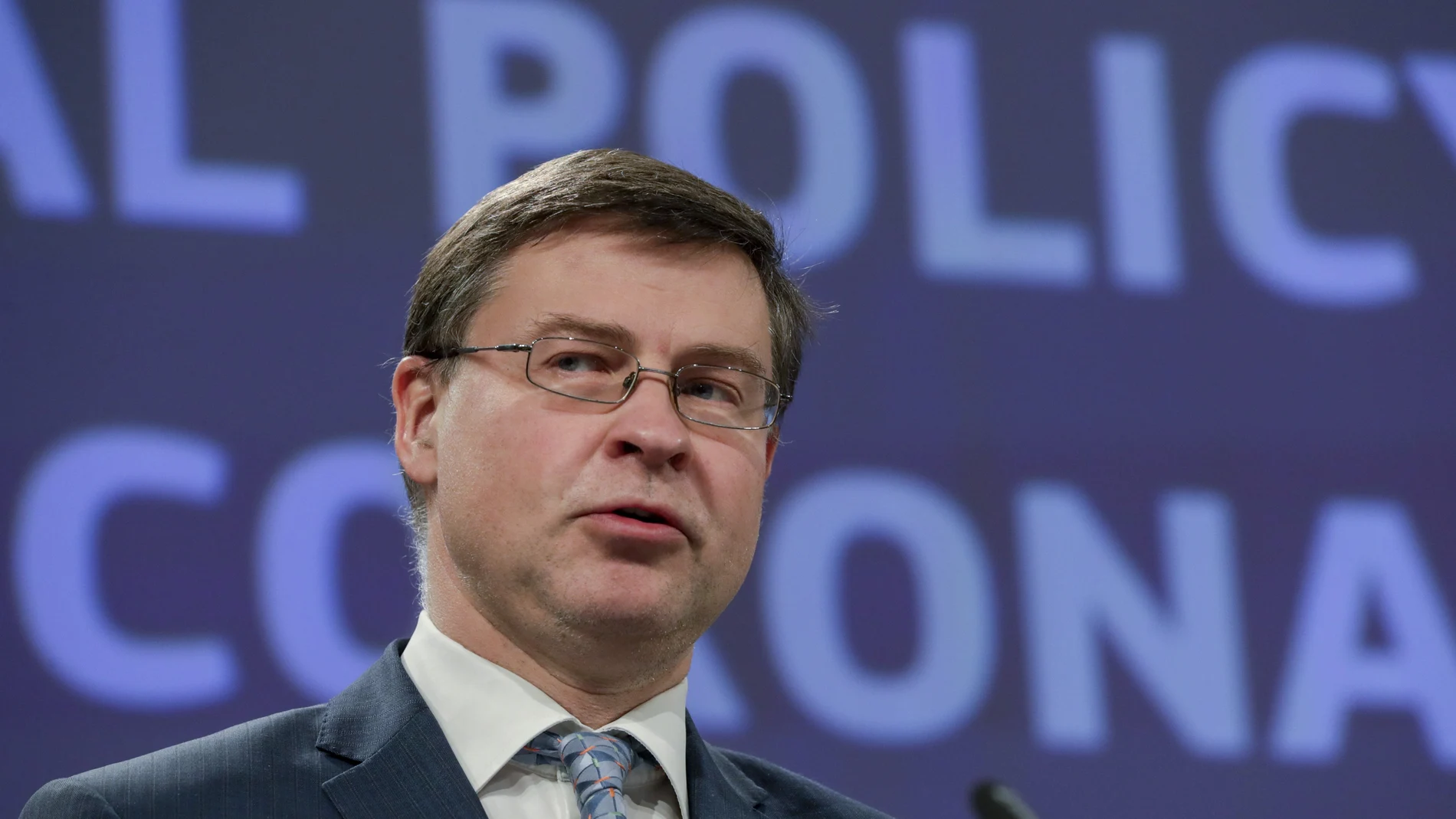Valdis Dombrovskis, vicepresidente de la Comisión Europea y Comisario europeo del Euro y de Diálogo Social, interviene hoy para anunciar las medidas destinadas a impulsar el crecimiento económico