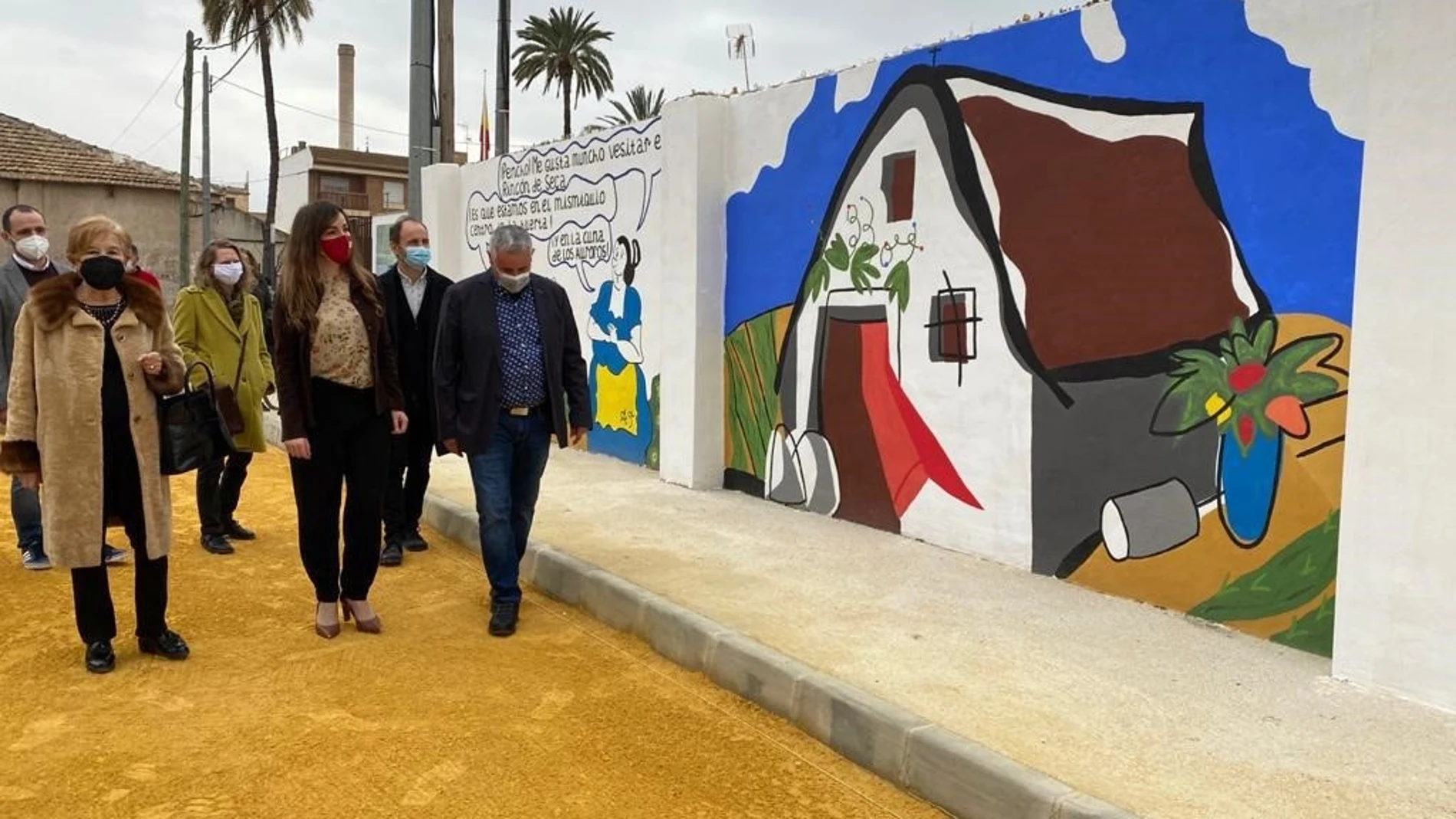 Murcia homenajea al dibujante MAN con un mural del Tío Pencho en Rincón de Seca