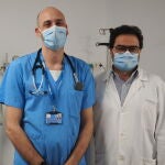 El doctor Robert_Guerri, lider del estudio, junto a su colega_Juan_Pablo_Horcajada