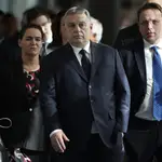 El primer ministro húngaro, Viktor Orban, en el centro, llega a una reunión del Partido Popular Europeo en el Parlamento Europeo en Bruselas, en una imagen de archivo.