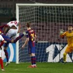 El remate de Piqué de cabeza que mandó la semifinal de Copa entre el Barcelona y el Sevilla a la prórroga