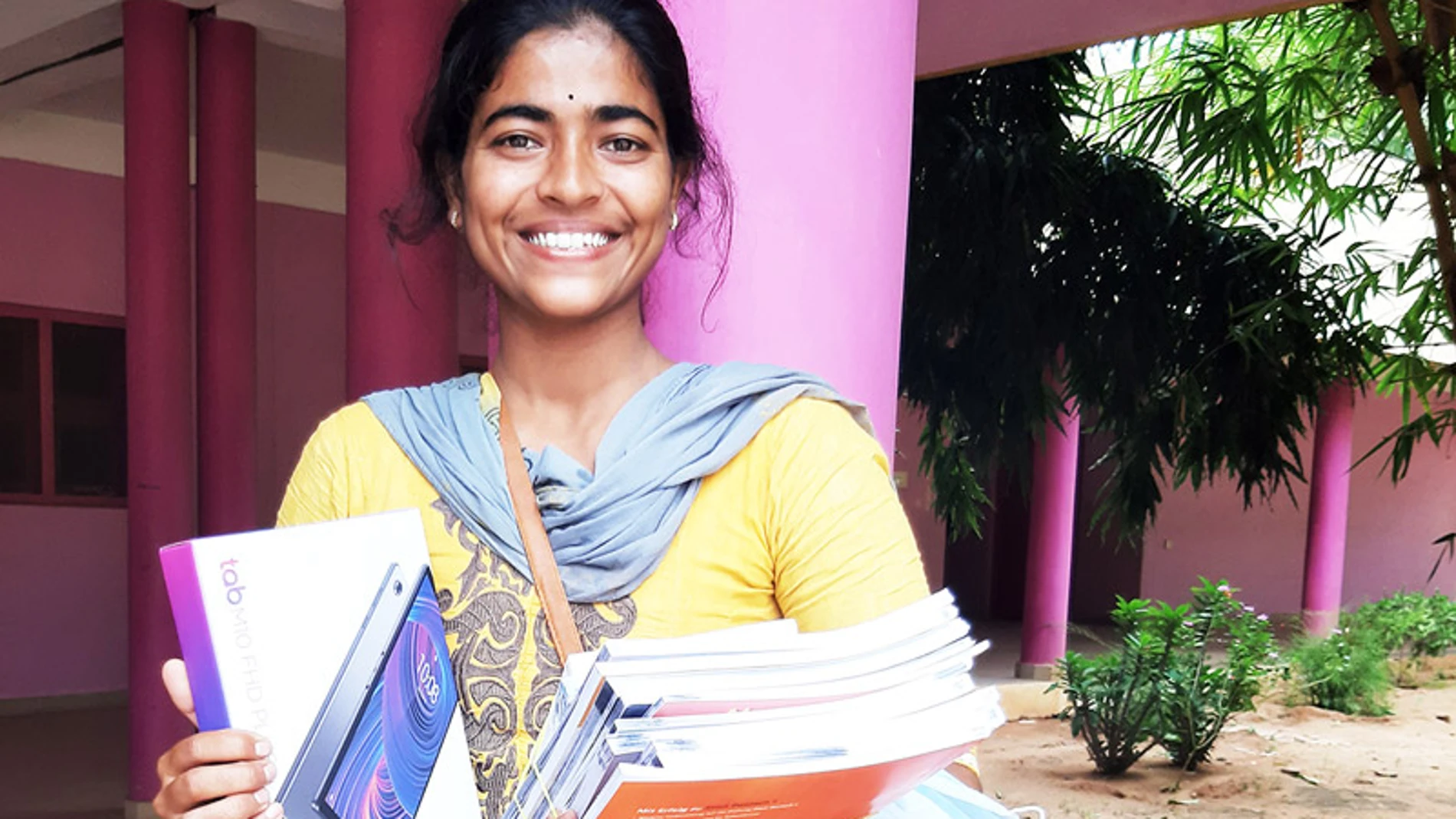 La campaña recoge los testimonios de 8 mujeres que forman parte del proyecto de la Fundación en la India