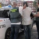La Guardia Civil detiene en el Puerto de Mazarrón a un experimentado ladrón buscado por la justicia