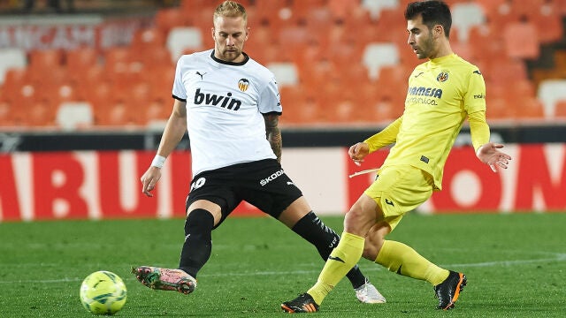 Uros Racic con el Valencia.