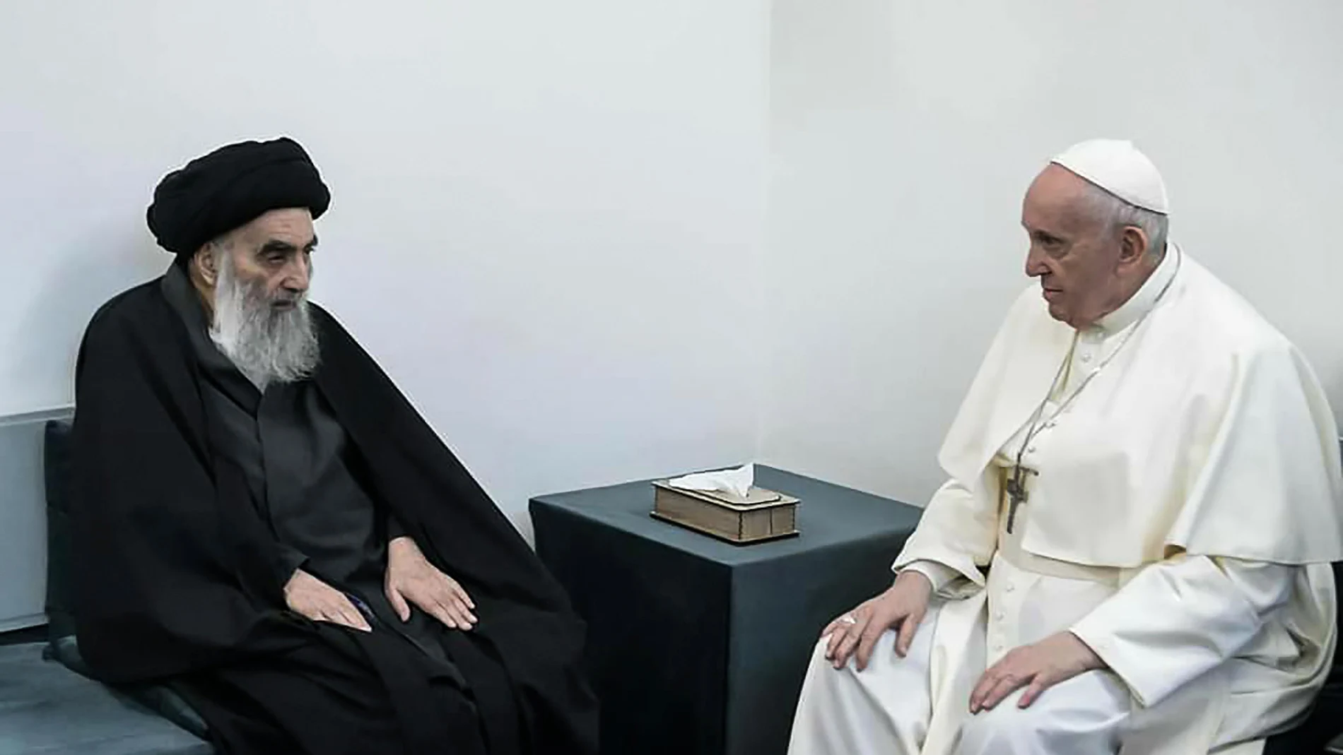 El Papa Francisco se encuentra con el Gran Ayatola Ali AL Sistani