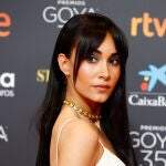 Aitana en la alfombra roja de los Premios Goya 2021.