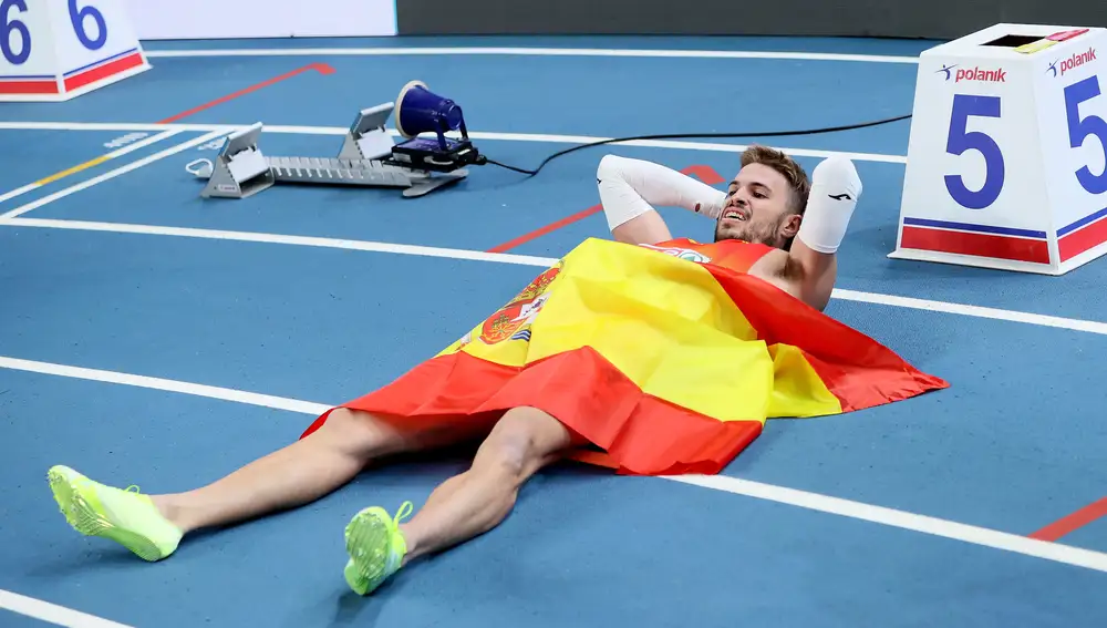 Torun (Poland), 06/03/2021.- Gold medalist Oscar Husillos of Spain reacts after the men's 400m at the 36th European Athletics Indoor Championships at the Arena Torun, in Torun, north-central Poland, 06 March 2021. (400 metros, Polonia, España) EFE/EPA/Leszek Szymanski POLAND OUT