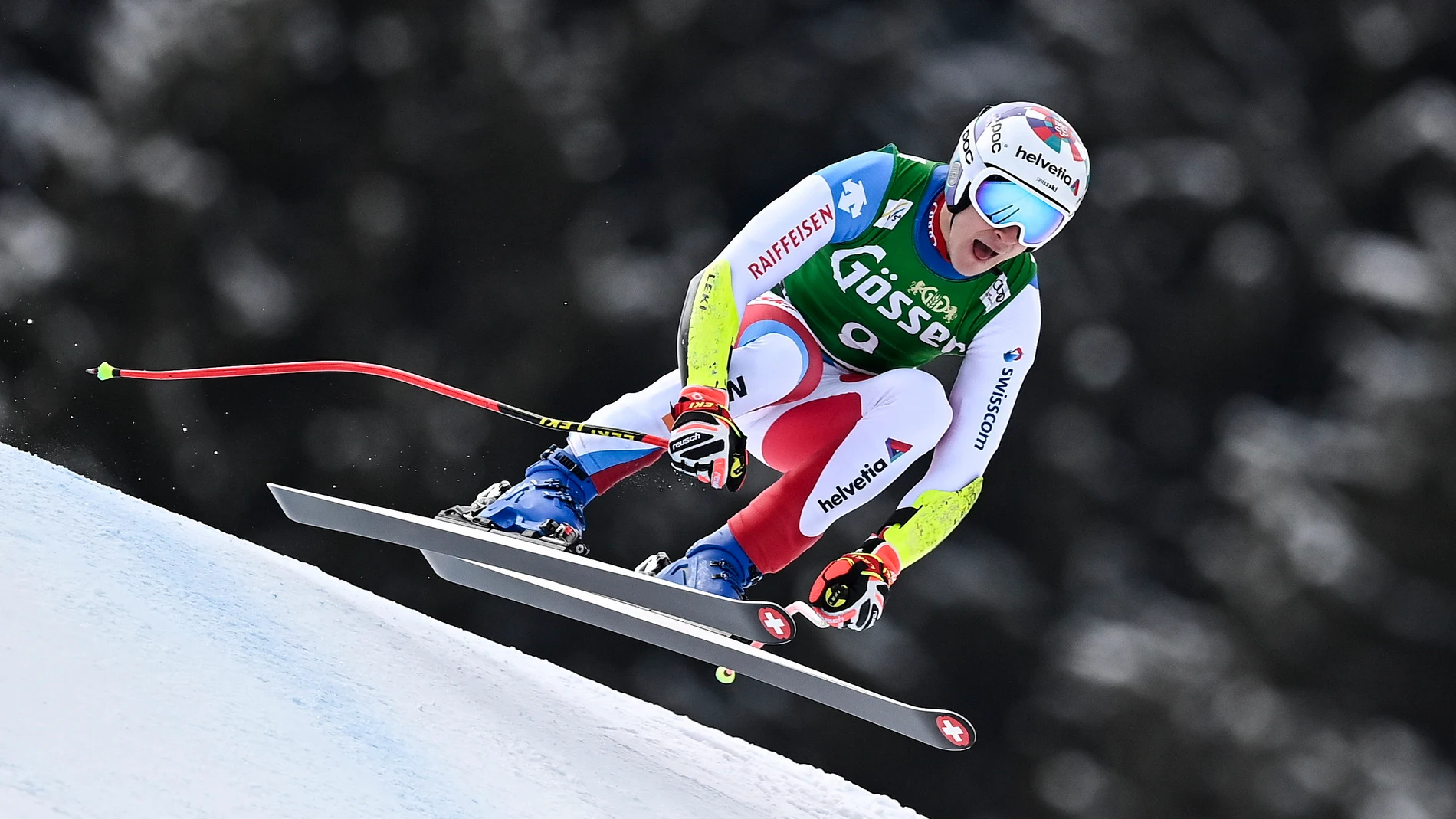 Marco Odermatt, de Suiza, baja a toda velocidad por la pista durante la carrera de Súper G masculino en la Copa del Mundo de Esquí Alpino de la FIS en Saalbach-Hinterglemm, Austria, 07 de marzo de 2021. EFE/EPA/CHRISTIAN BRUNA