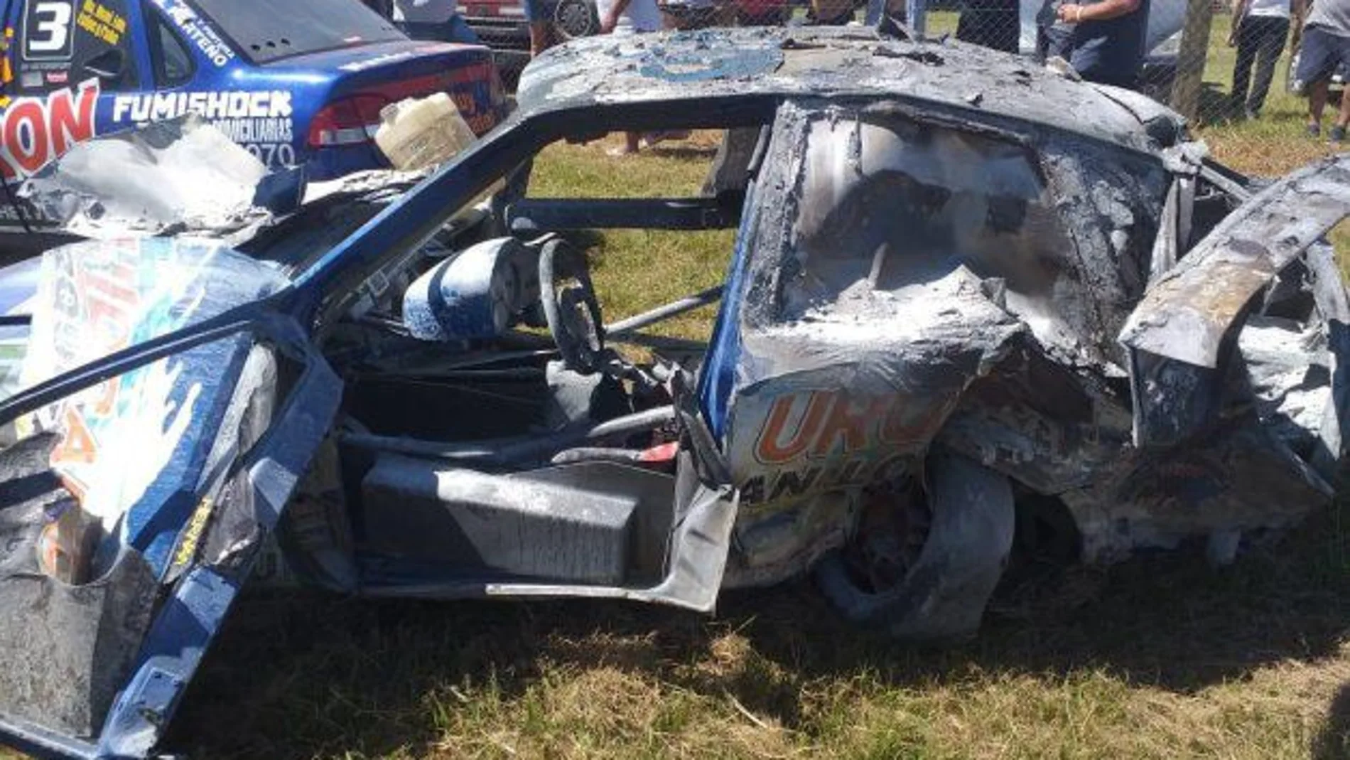 Así de calcinado quedó el coche de Testaseca