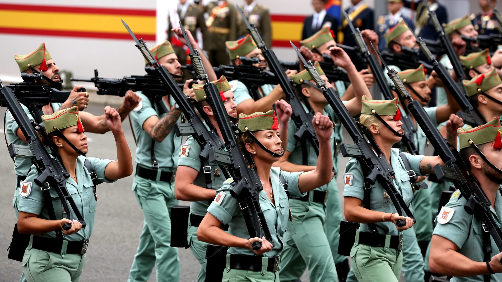 Varias legionarias durante un desfile del Día de la Fiesta Nacional