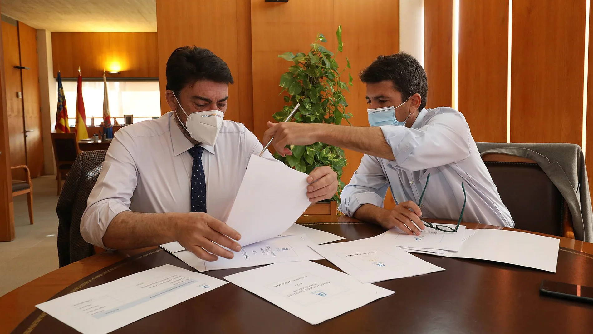 El alcalde a Alicante, Luis Barcala, y el presidente de la Diputación de Alicante, Carlos Mazón, se han reunido esta mañana