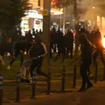 La Policía contestó a los manifestantes en Atenas con gases lacrimógenos, granadas aturdidoras y cañones de agua