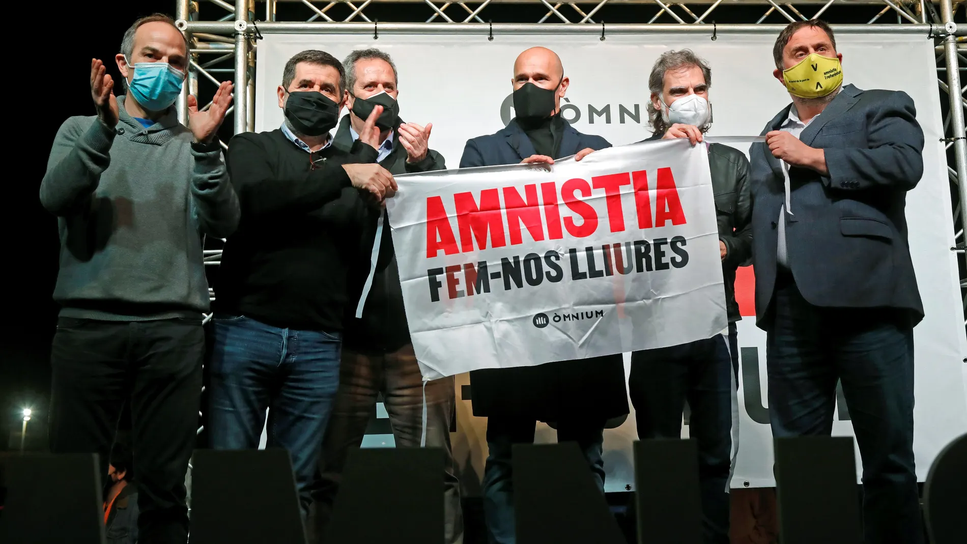 Seis de los presos del procés, Jordi Turull, Jordi Sànchez, Joaquim Forn, Raül Romeva, Jordi Cuixart y Oriol Junqueras, participan en un acto organizado por Òmnium