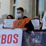 Manifestación contra la prohibición de cazar lobos en España
