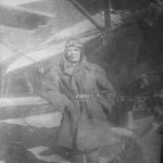 El piloto Vicente Montejano en la base de Kirovabad