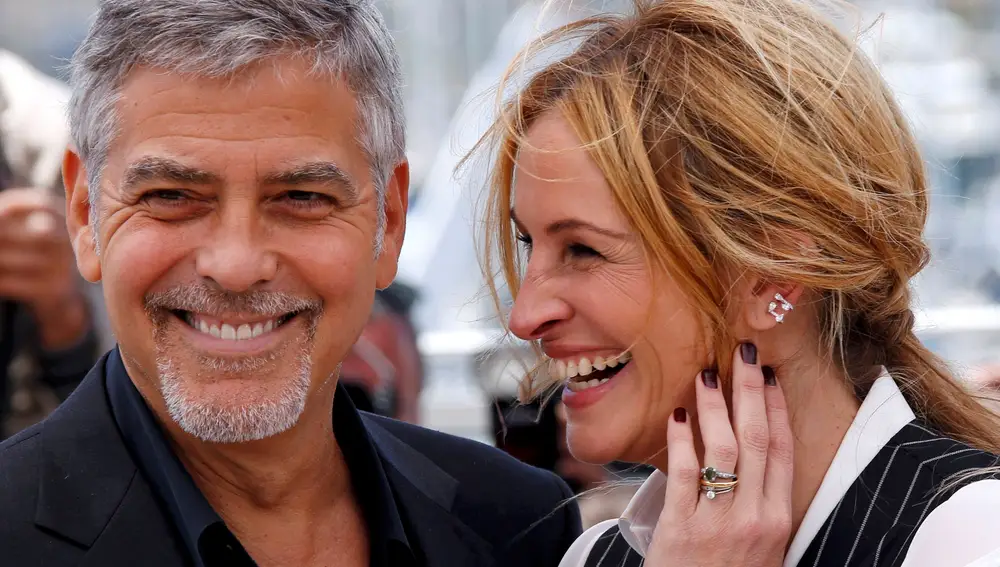 George Clooney vuelve al cine en 2022 junto a Julia Roberts. REUTERS/Jean-Paul Pelissier/File Photo