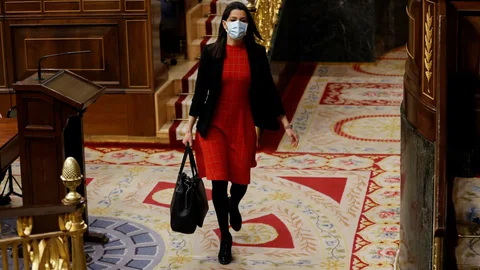 La líder de Ciudadanos Inés Arrimadas, durante el pleno del Congreso de los Diputados en la sesión de control al Gobierno