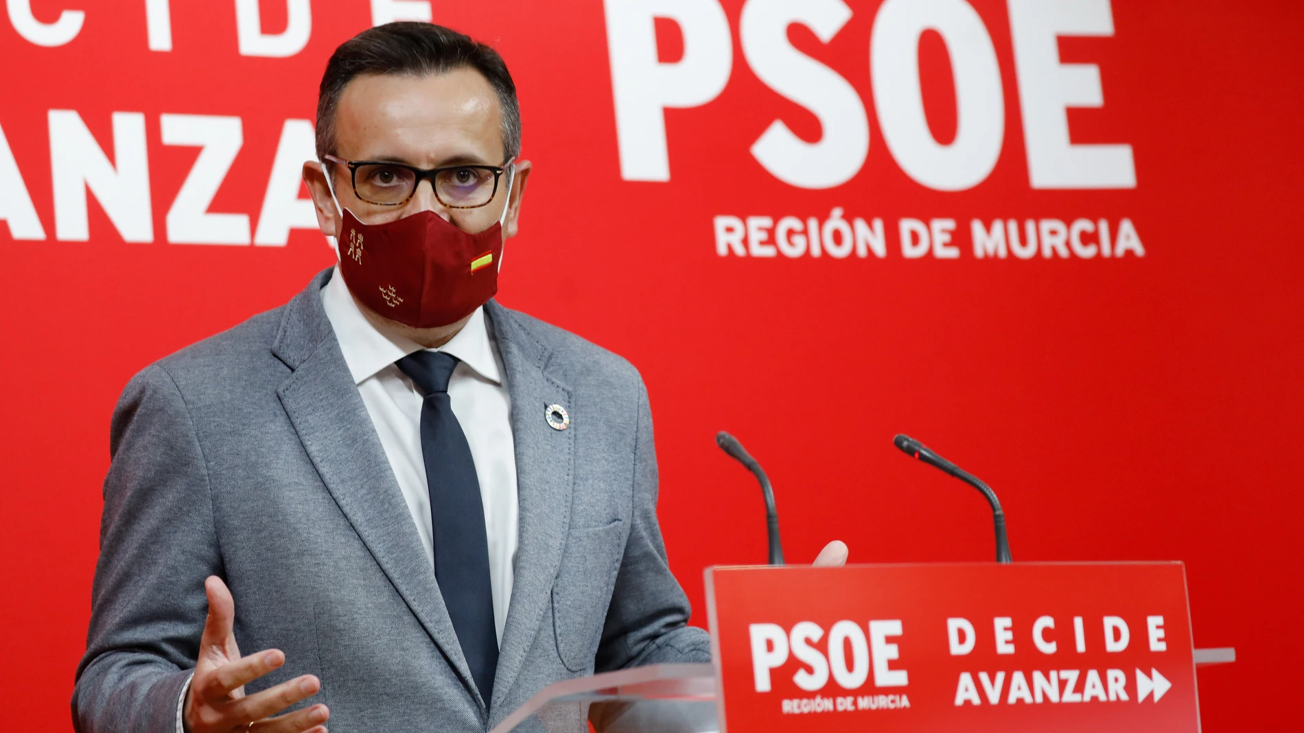 El secretario general del PSRM y portavoz del Grupo Parlamentario Socialista, Diego Conesa, durante una rueda de prensa en la sede del PSRM-PSOE para explicar las mociones de censura en Comunidad y Ayuntamiento de Murcia