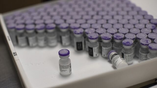 Viales de la vacuna de Pfizer/BioNTech contra la Covid-19