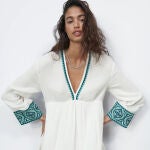 Vestido combinado textura.