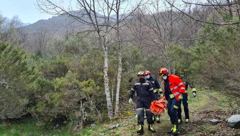 Rescatada una mujer senderista de 63 años accidentada en las inmediaciones de la Cueva de San Genadio (León)