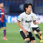 Kang in Lee con el Valencia.