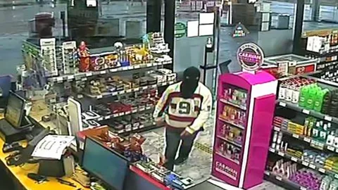 El ladrón se ha convertido en un auténtico especialista en asaltar gasolineras de la zona