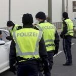 La policía austriaca hace un control de seguridad