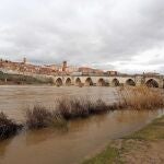Río Duero a su paso por la localidad vallisoletana de Tordesillas