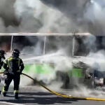 Se incendia un autobús interurbano en la A3 , en la salida 9, en Santa Eugenia