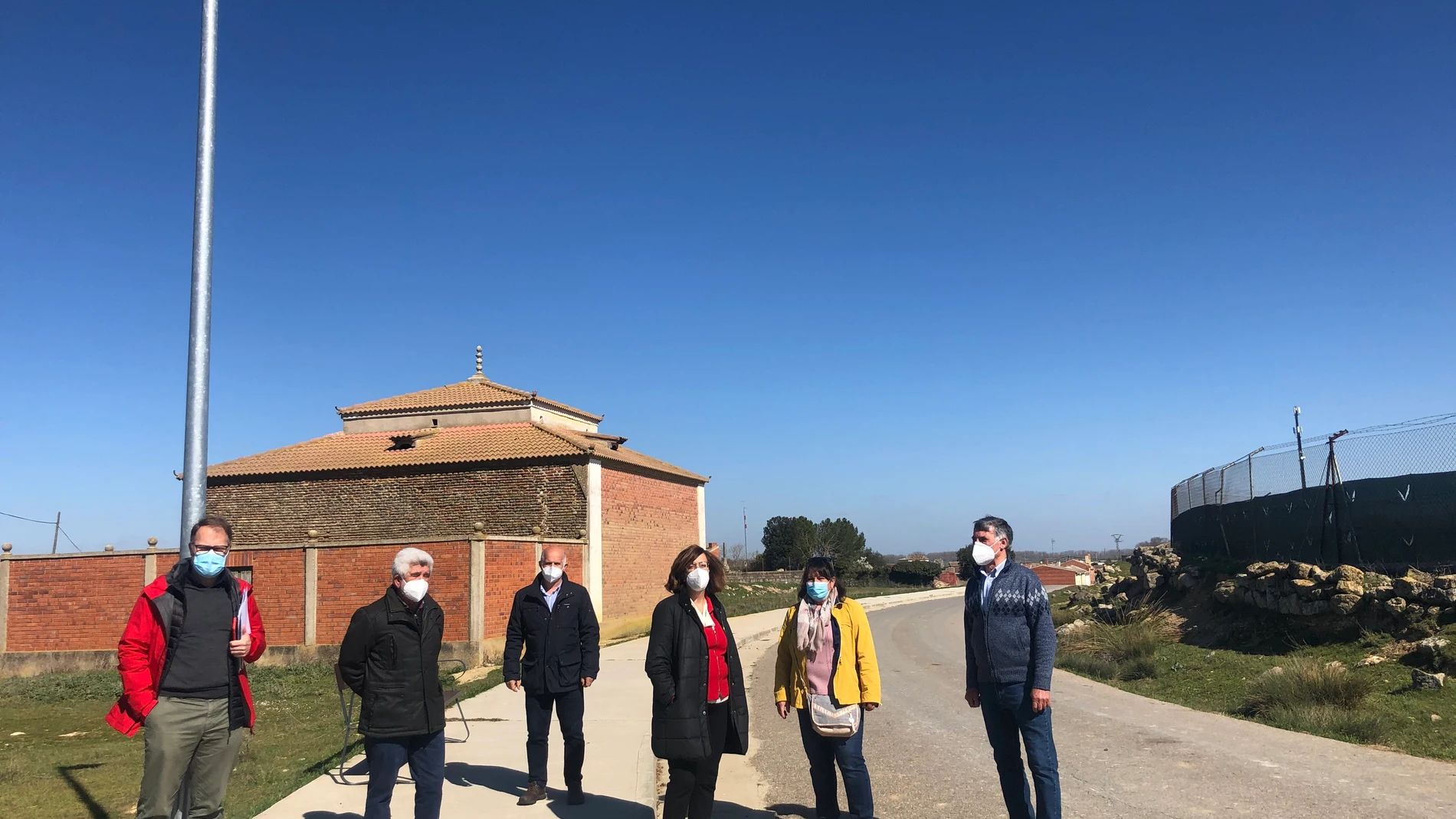 Ángeles Armisén visita la localidad palentina de Amusco donde se ha colaborado en la mejora de la instalación eléctrica y en el alumbrado de varias zonas